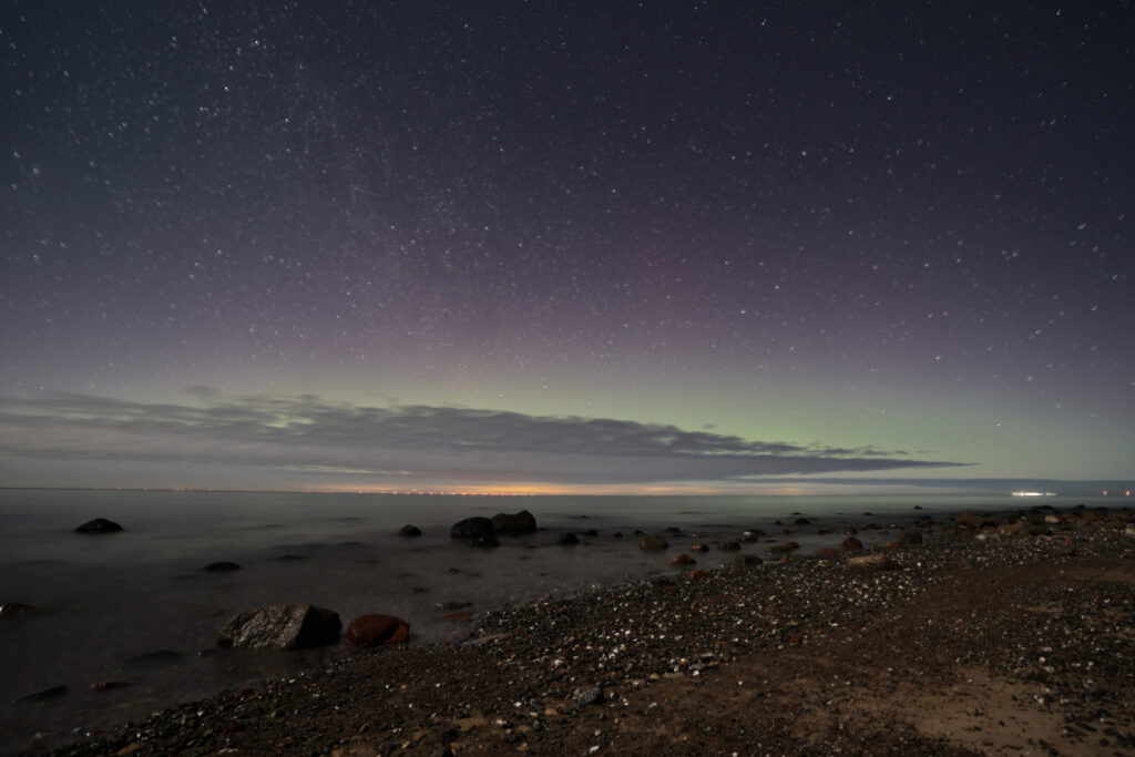 Aufgenommen: 27.02.2023 22:32 | Gerät: Canon EOS R6 | Belichtungszeit: 30/1 s | Blende: f/2.8 | ISO: 1000 | Blitz: nein
