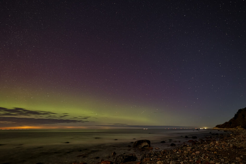 Aufgenommen: 27.02.2023 22:48 | Gerät: Canon EOS R6 | Belichtungszeit: 13/1 s | Blende: f/2.8 | ISO: 1000 | Blitz: nein