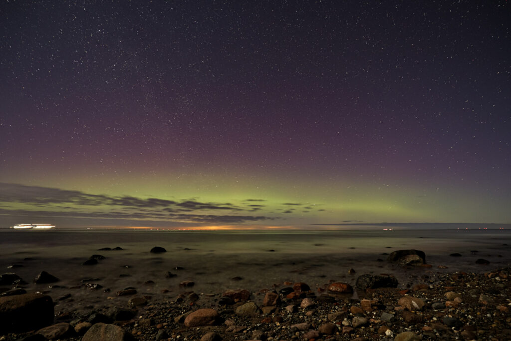 Aufgenommen: 27.02.2023 22:51 | Gerät: Canon EOS R6 | Belichtungszeit: 13/1 s | Blende: f/2.8 | ISO: 1000 | Blitz: nein