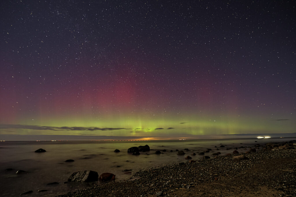 Aufgenommen: 27.02.2023 23:05 | Gerät: Canon EOS R6 | Belichtungszeit: 13/1 s | Blende: f/2.8 | ISO: 1000 | Blitz: nein