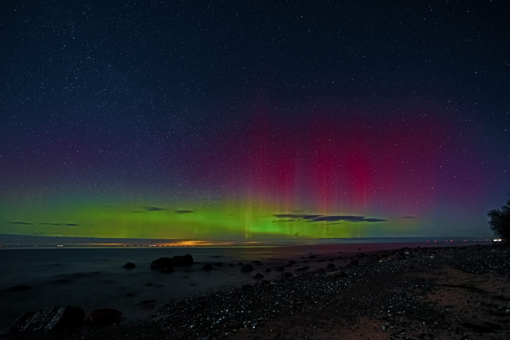 Aufgenommen: 27.02.2023 23:16 | Gerät: Canon EOS R6 | Belichtungszeit: 5/1 s | Blende: f/2.8 | ISO: 800 | Blitz: nein