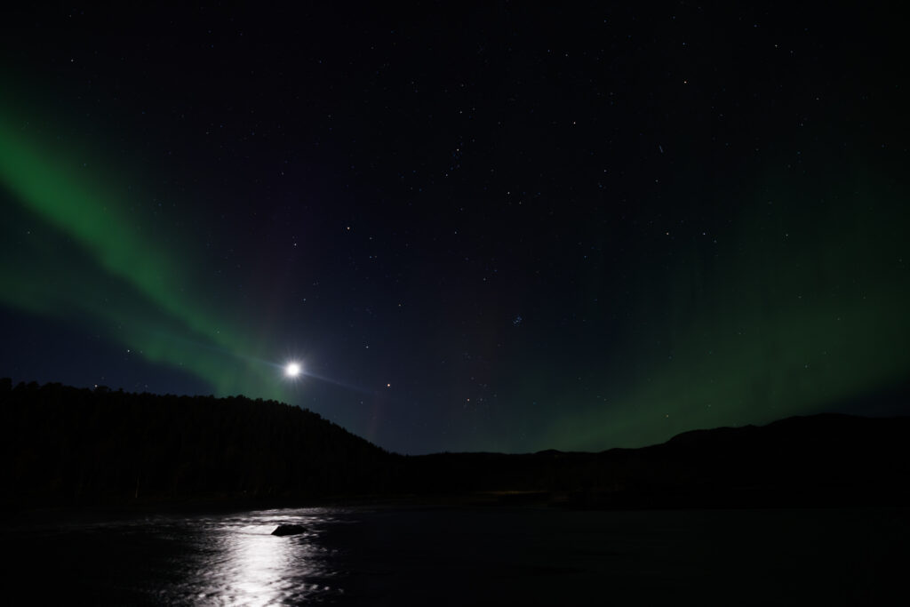Aufgenommen: 24.09.2024 21:02 | Gerät: Canon EOS R5 | Belichtungszeit: 32/10 s | Blende: f/2.8 | ISO: 1600 | Blitz: nein