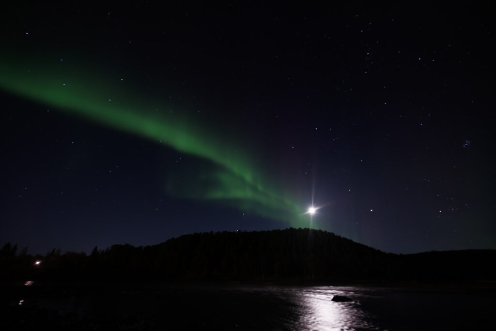 Aufgenommen: 24.09.2024 21:03 | Gerät: Canon EOS R5 | Belichtungszeit: 32/10 s | Blende: f/2.8 | ISO: 1600 | Blitz: nein