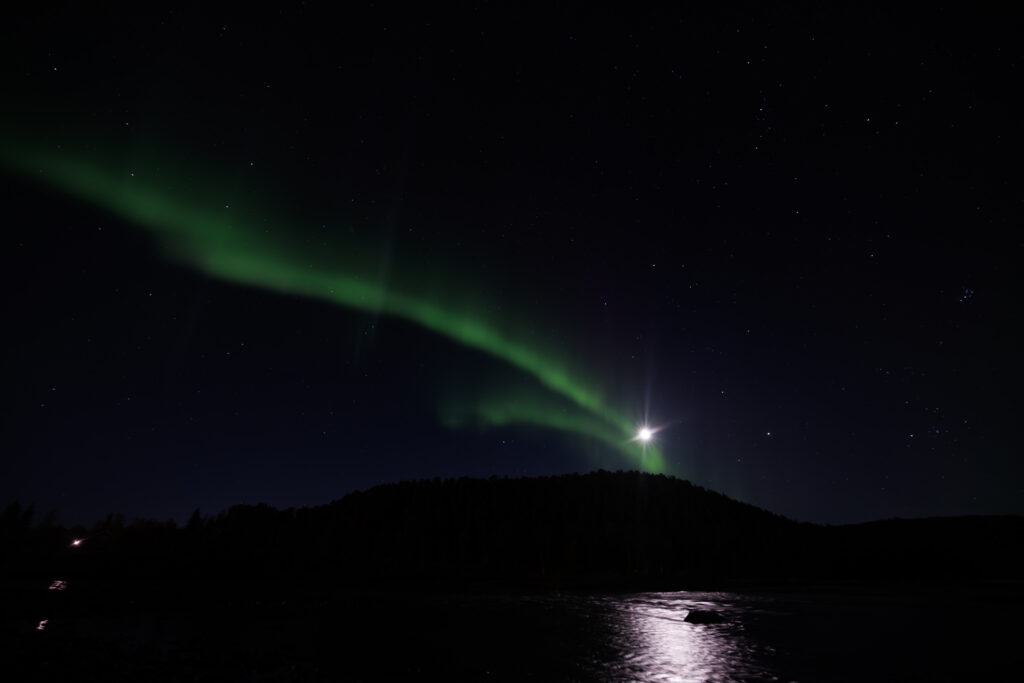 Aufgenommen: 24.09.2024 21:04 | Gerät: Canon EOS R5 | Belichtungszeit: 2/1 s | Blende: f/2.8 | ISO: 1600 | Blitz: nein