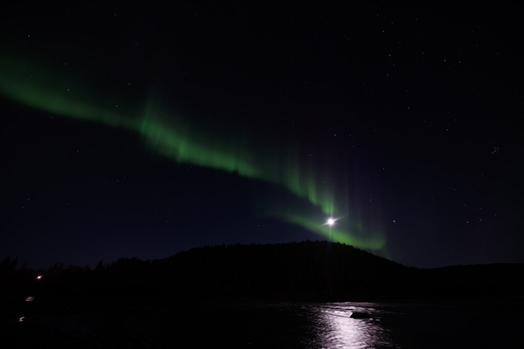 Aufgenommen: 24.09.2024 21:04 | Gerät: Canon EOS R5 | Belichtungszeit: 2/1 s | Blende: f/2.8 | ISO: 1600 | Blitz: nein