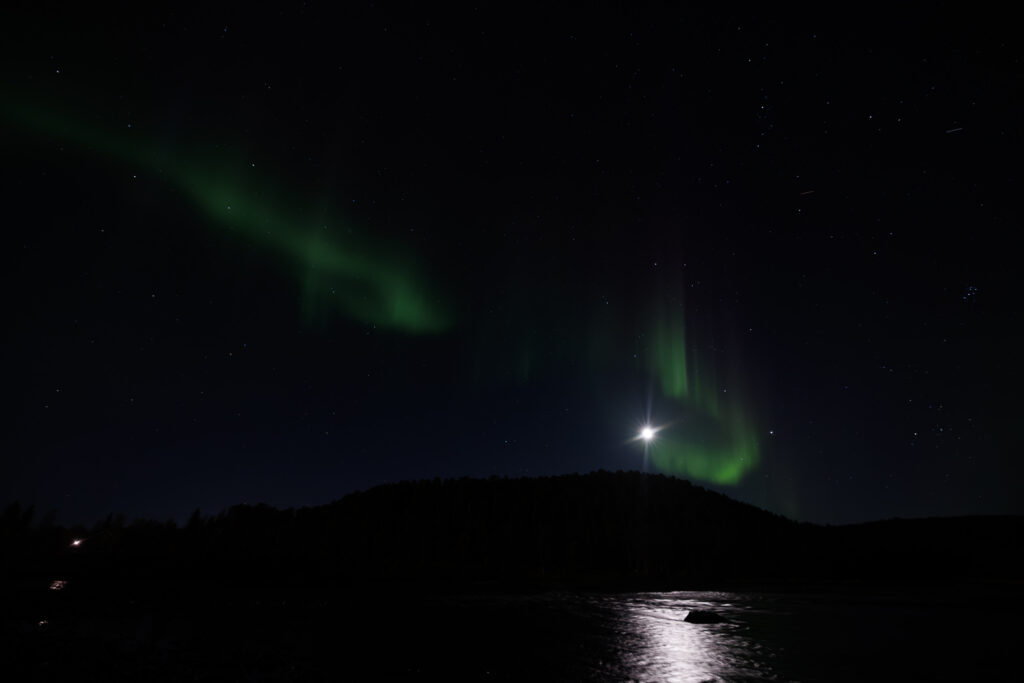 Aufgenommen: 24.09.2024 21:05 | Gerät: Canon EOS R5 | Belichtungszeit: 2/1 s | Blende: f/2.8 | ISO: 1600 | Blitz: nein