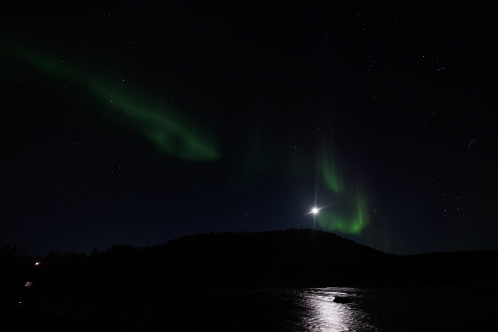 Aufgenommen: 24.09.2024 21:05 | Gerät: Canon EOS R5 | Belichtungszeit: 2/1 s | Blende: f/2.8 | ISO: 1600 | Blitz: nein