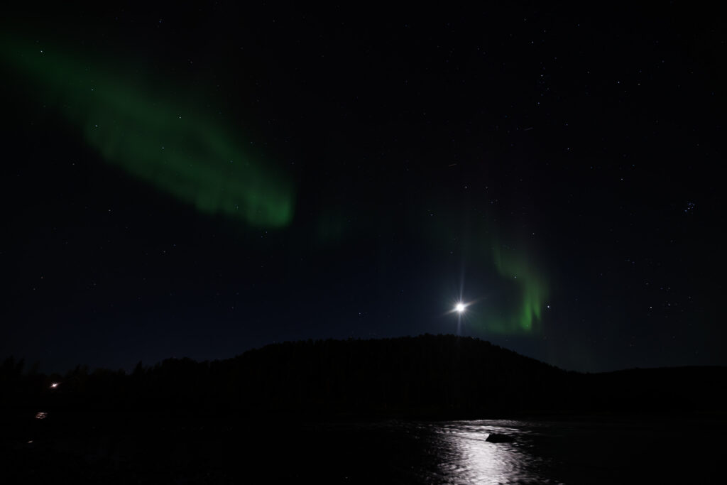 Aufgenommen: 24.09.2024 21:05 | Gerät: Canon EOS R5 | Belichtungszeit: 2/1 s | Blende: f/2.8 | ISO: 1600 | Blitz: nein