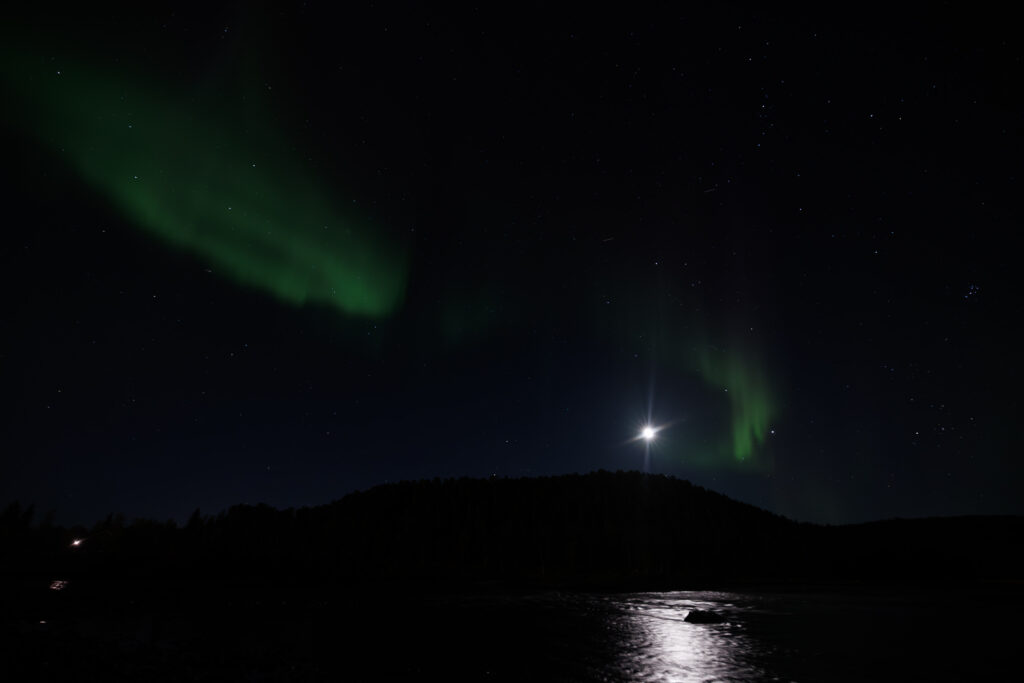 Aufgenommen: 24.09.2024 21:06 | Gerät: Canon EOS R5 | Belichtungszeit: 2/1 s | Blende: f/2.8 | ISO: 1600 | Blitz: nein