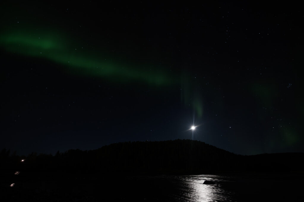 Aufgenommen: 24.09.2024 21:07 | Gerät: Canon EOS R5 | Belichtungszeit: 2/1 s | Blende: f/2.8 | ISO: 1600 | Blitz: nein