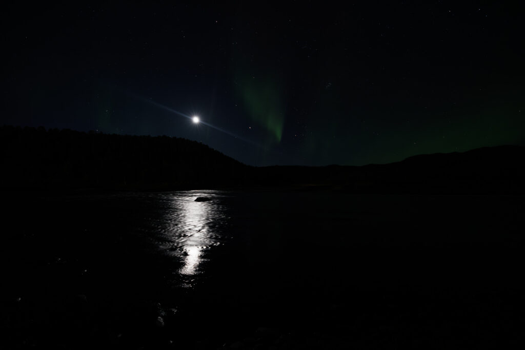 Aufgenommen: 24.09.2024 21:09 | Gerät: Canon EOS R5 | Belichtungszeit: 2/1 s | Blende: f/2.8 | ISO: 1600 | Blitz: nein