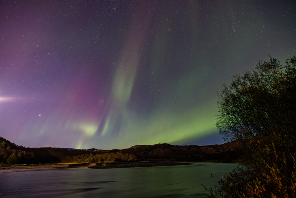 Aufgenommen: 24.09.2024 21:15 | Gerät: Canon EOS R5 | Belichtungszeit: 6/1 s | Blende: f/3.2 | ISO: 2500 | Blitz: nein