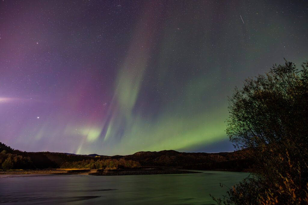 Aufgenommen: 24.09.2024 21:15 | Gerät: Canon EOS R5 | Belichtungszeit: 6/1 s | Blende: f/3.2 | ISO: 2500 | Blitz: nein