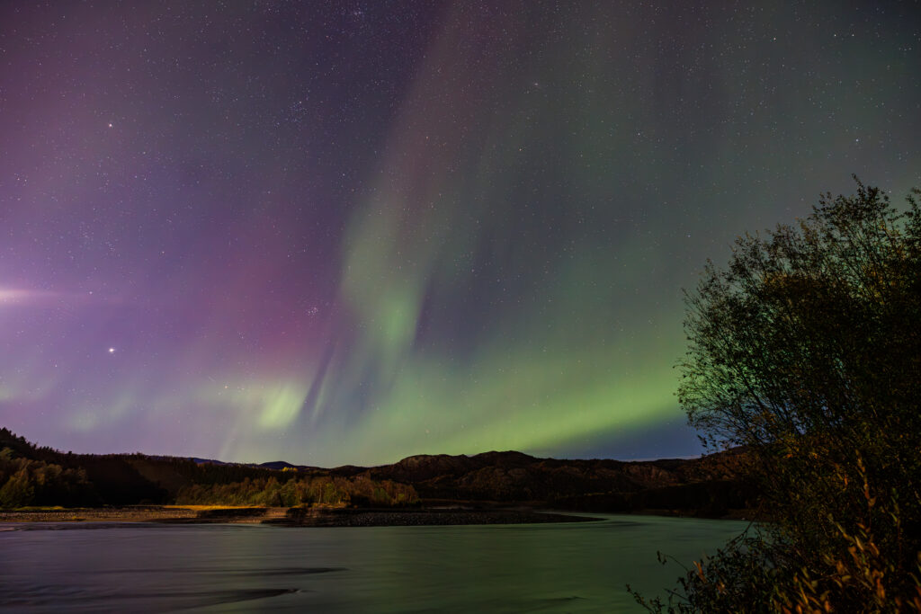 Aufgenommen: 24.09.2024 21:16 | Gerät: Canon EOS R5 | Belichtungszeit: 6/1 s | Blende: f/3.2 | ISO: 2500 | Blitz: nein