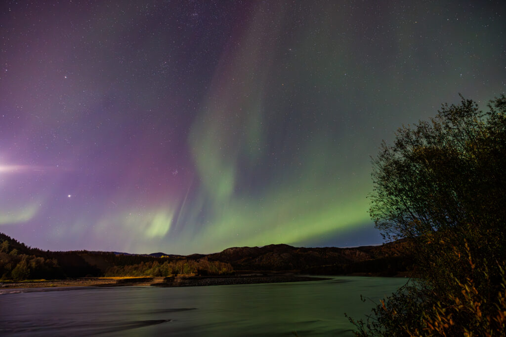 Aufgenommen: 24.09.2024 21:16 | Gerät: Canon EOS R5 | Belichtungszeit: 6/1 s | Blende: f/3.2 | ISO: 2500 | Blitz: nein