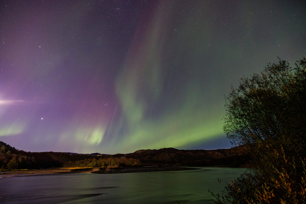 Aufgenommen: 24.09.2024 21:16 | Gerät: Canon EOS R5 | Belichtungszeit: 6/1 s | Blende: f/3.2 | ISO: 2500 | Blitz: nein