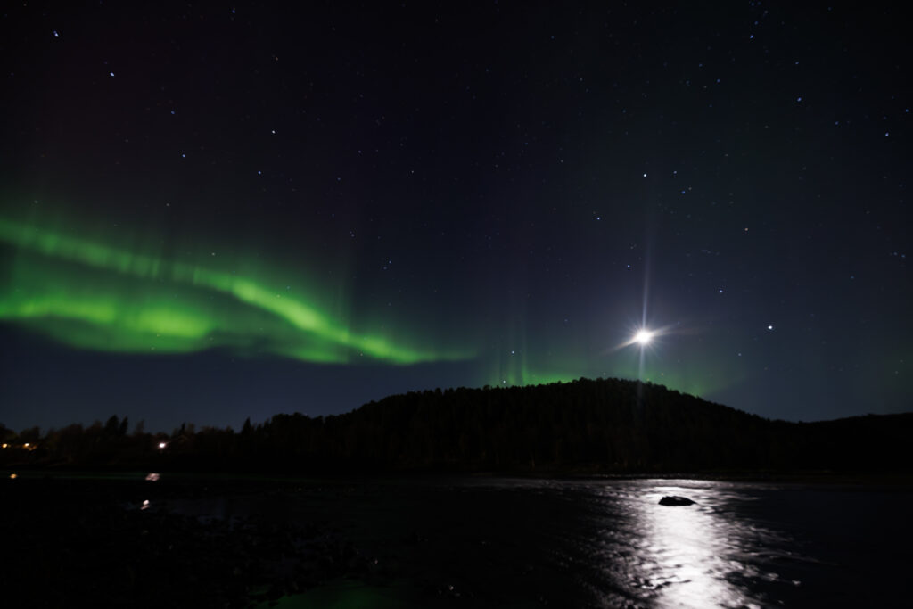 Aufgenommen: 24.09.2024 21:17 | Gerät: Canon EOS R5 | Belichtungszeit: 32/10 s | Blende: f/3.2 | ISO: 2500 | Blitz: nein