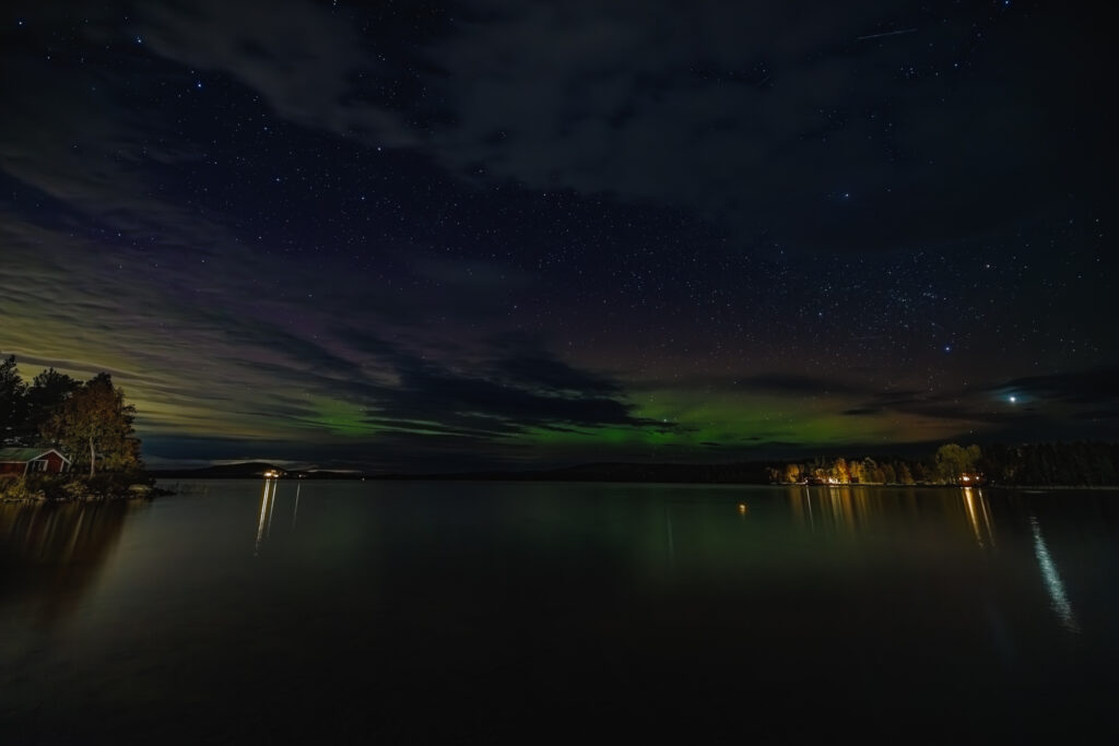 Aufgenommen: 03.10.2024 21:25 | Gerät: Canon EOS R5 | Belichtungszeit: 13/1 s | Blende: f/2.8 | ISO: 1600 | Blitz: nein