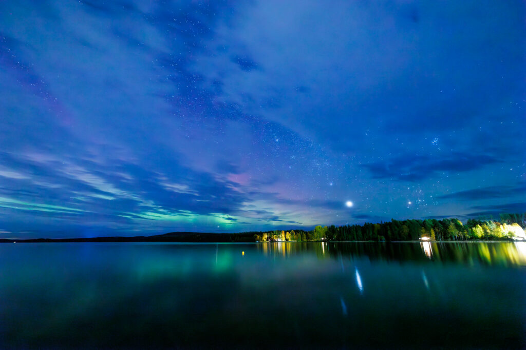 Aufgenommen: 03.10.2024 21:39 | Gerät: Canon EOS R5 | Belichtungszeit: 25/1 s | Blende: f/5.6 | ISO: 3200 | Blitz: nein