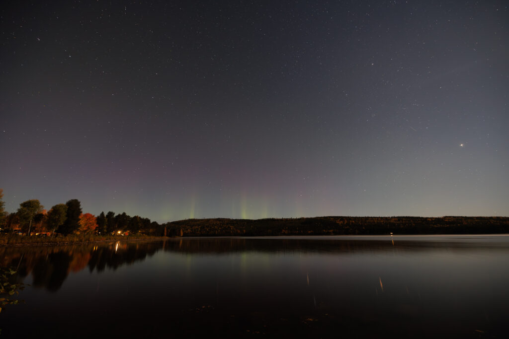 Aufgenommen: 21.09.2024 22:11 | Gerät: Canon EOS R5 | Belichtungszeit: 10/1 s | Blende: f/2.8 | ISO: 1600 | Blitz: nein