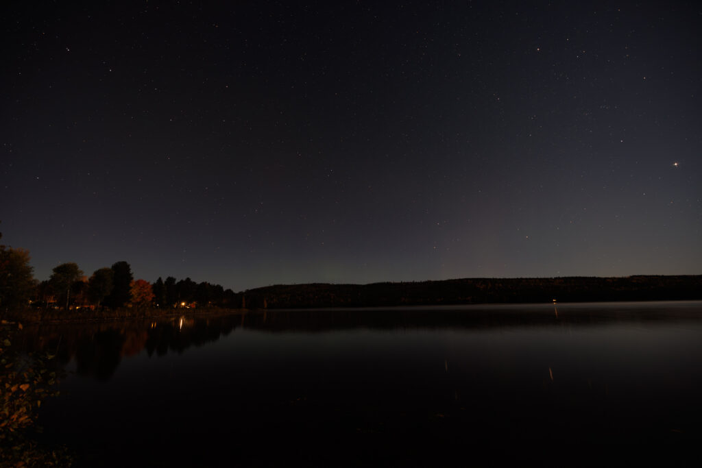 Aufgenommen: 21.09.2024 22:18 | Gerät: Canon EOS R5 | Belichtungszeit: 10/1 s | Blende: f/2.8 | ISO: 800 | Blitz: nein