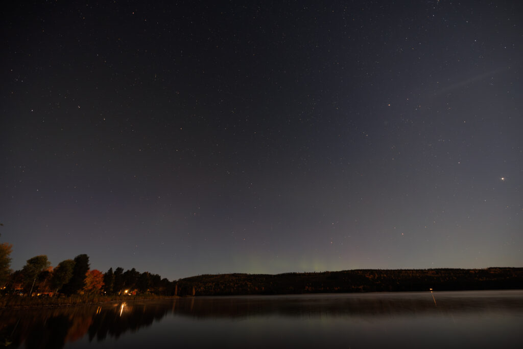 Aufgenommen: 21.09.2024 22:20 | Gerät: Canon EOS R5 | Belichtungszeit: 8/1 s | Blende: f/2.8 | ISO: 1600 | Blitz: nein