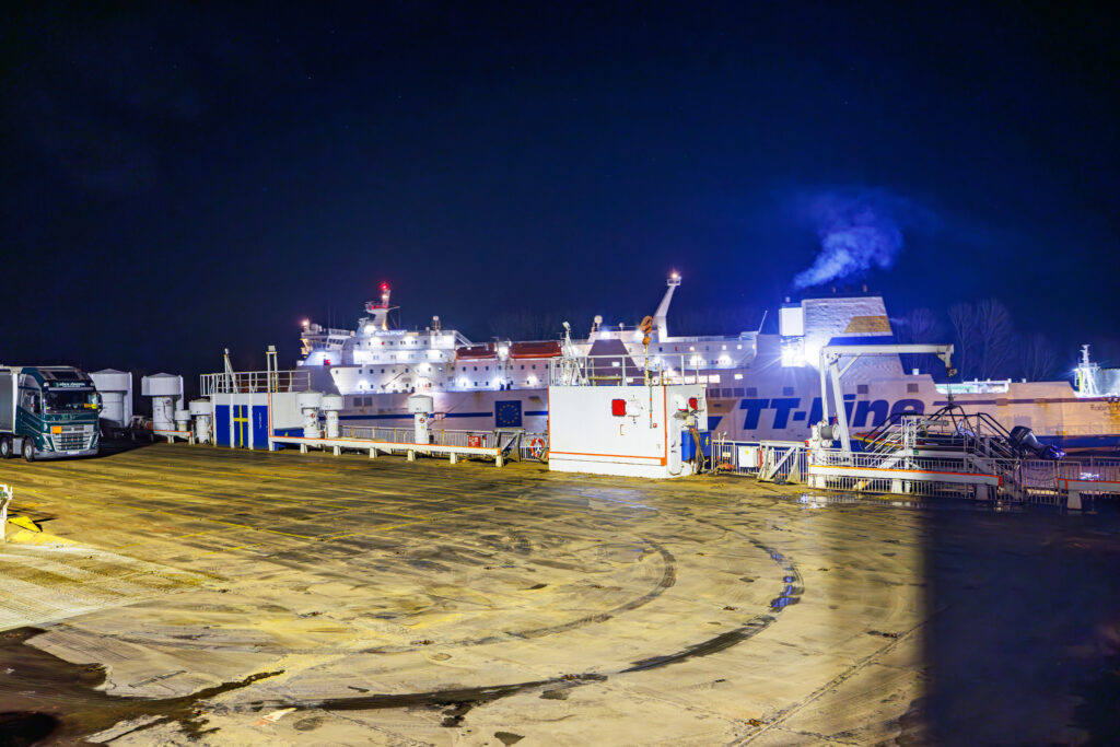 Aufgenommen: 07.03.2025 02:44 | Gerät: Canon EOS R5 | Belichtungszeit: 1/10 s | Blende: f/3.5 | ISO: 1600 | Blitz: nein