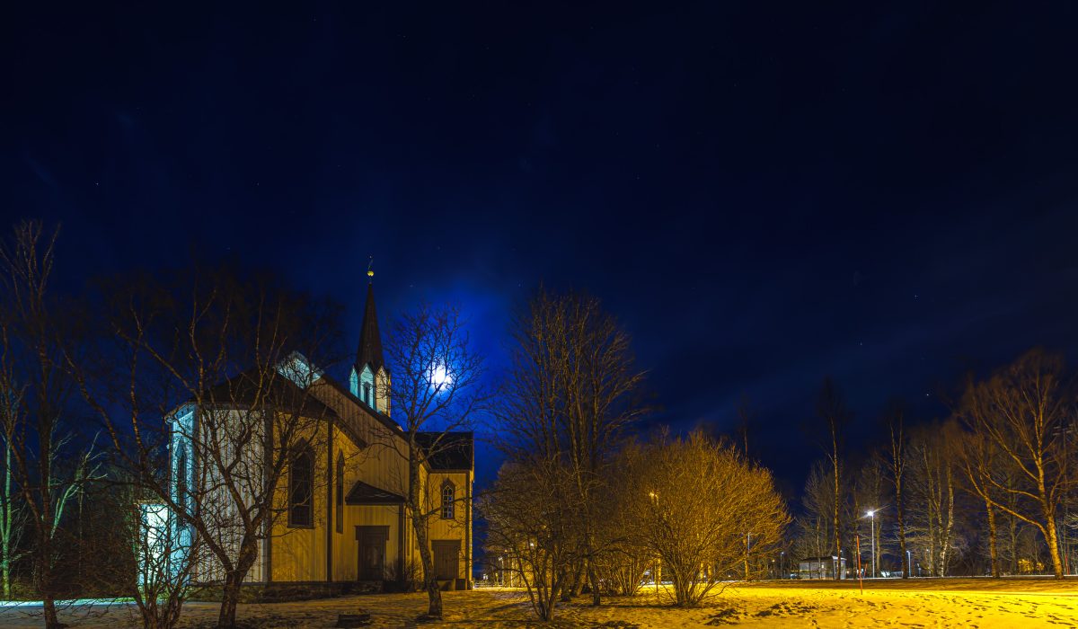 Canon EOS R5 2025-03-12 02:51:01 f/4 1/2sec ISO-3200 19mm